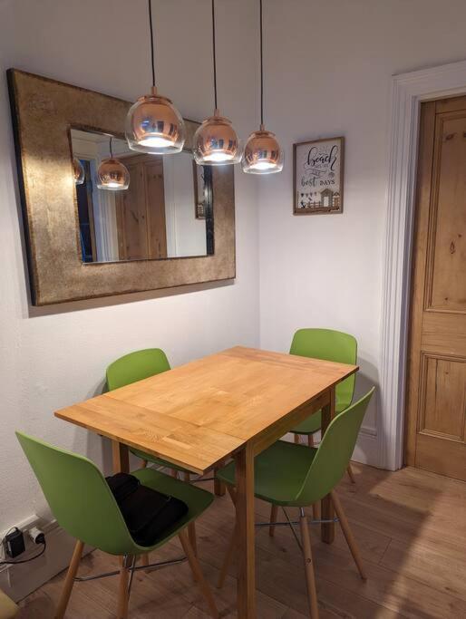 Spacious First Floor Family Flat, Sea View 토키 외부 사진