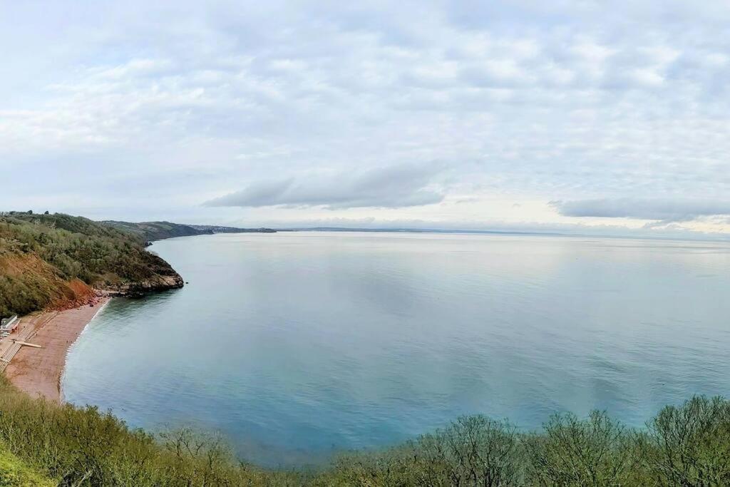 Spacious First Floor Family Flat, Sea View 토키 외부 사진